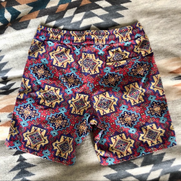 Geometric patterned drawstring shorts - Picture 9 of 13